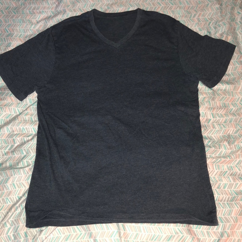 Old Navy V-neck Tee shirt